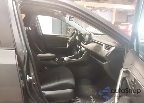 2021 Toyota Rav4 Le z USA, uszkodzony, nr VIN 2T3H1RFV4MW184397